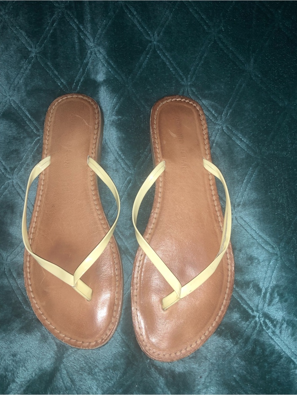 Antonio Melani Tan Brown Leather Flip Flop Women Sandals US Size 8.5M